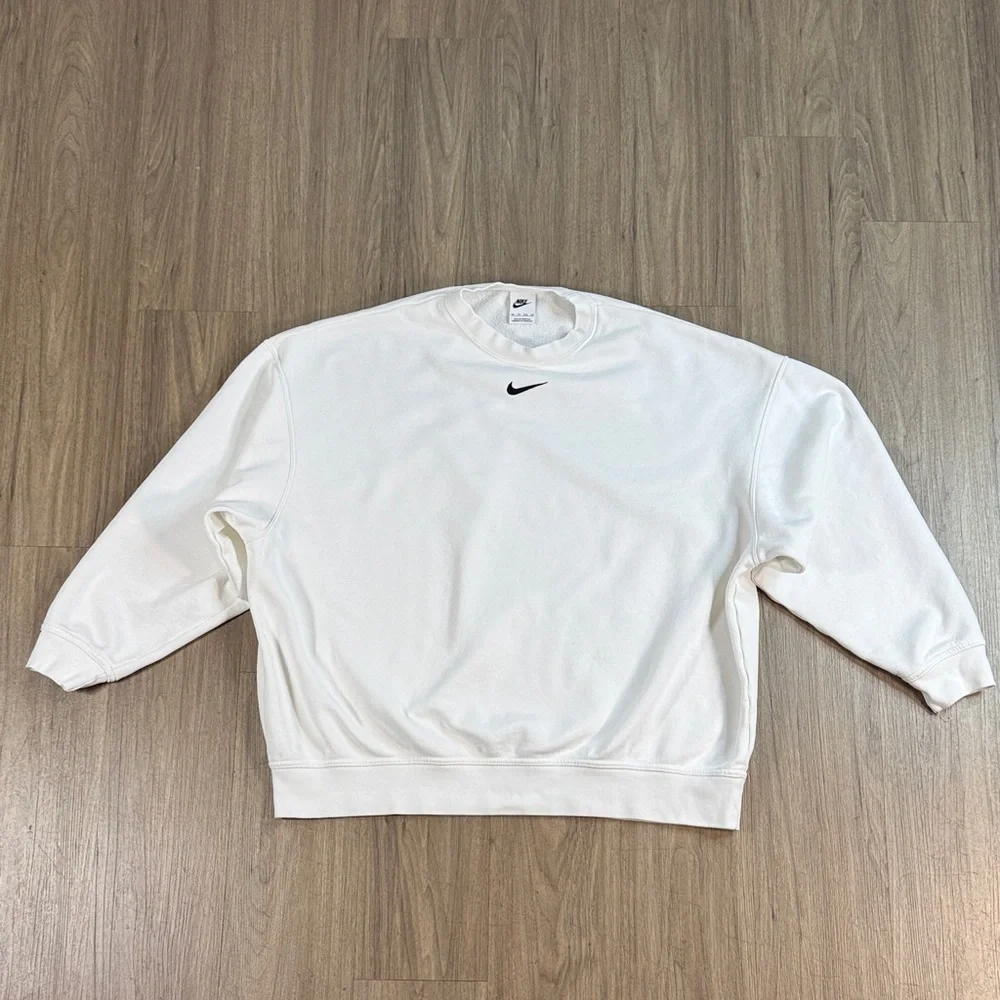 Nike Classic White Crewneck Sweater
